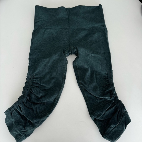 VINTAGE LULULEMON SEAMLESS IN THE FLOW CROP LEGGINGS HEATHERED DARK TEAL 2 - Picture 4 of 4